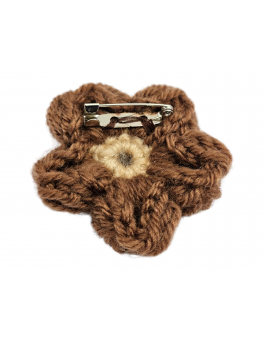 FLOR DE LANA CON IMPERDIBLE C/ MARRÓN 508214.0025