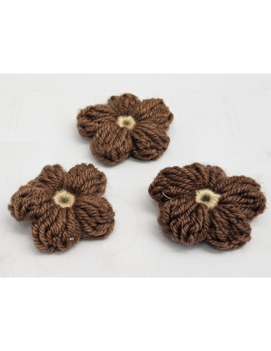 FLOR DE LANA CON IMPERDIBLE C/ MARRÓN 508214.0025