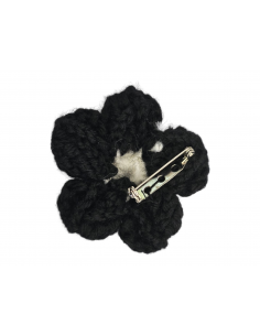 FLOR DE LANA CON IMPERDIBLE... 2